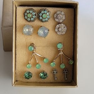 6 Pairs of Stud Earrings